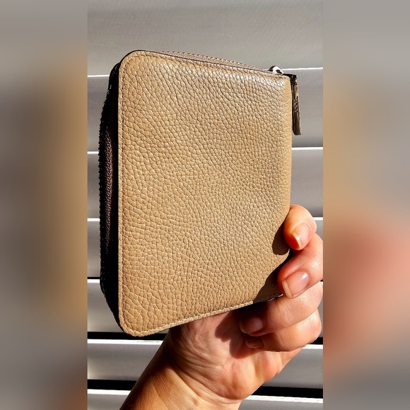 DKNY Wallet Beige Tan Leather Coin Zipper Black - Picture 2 of 7